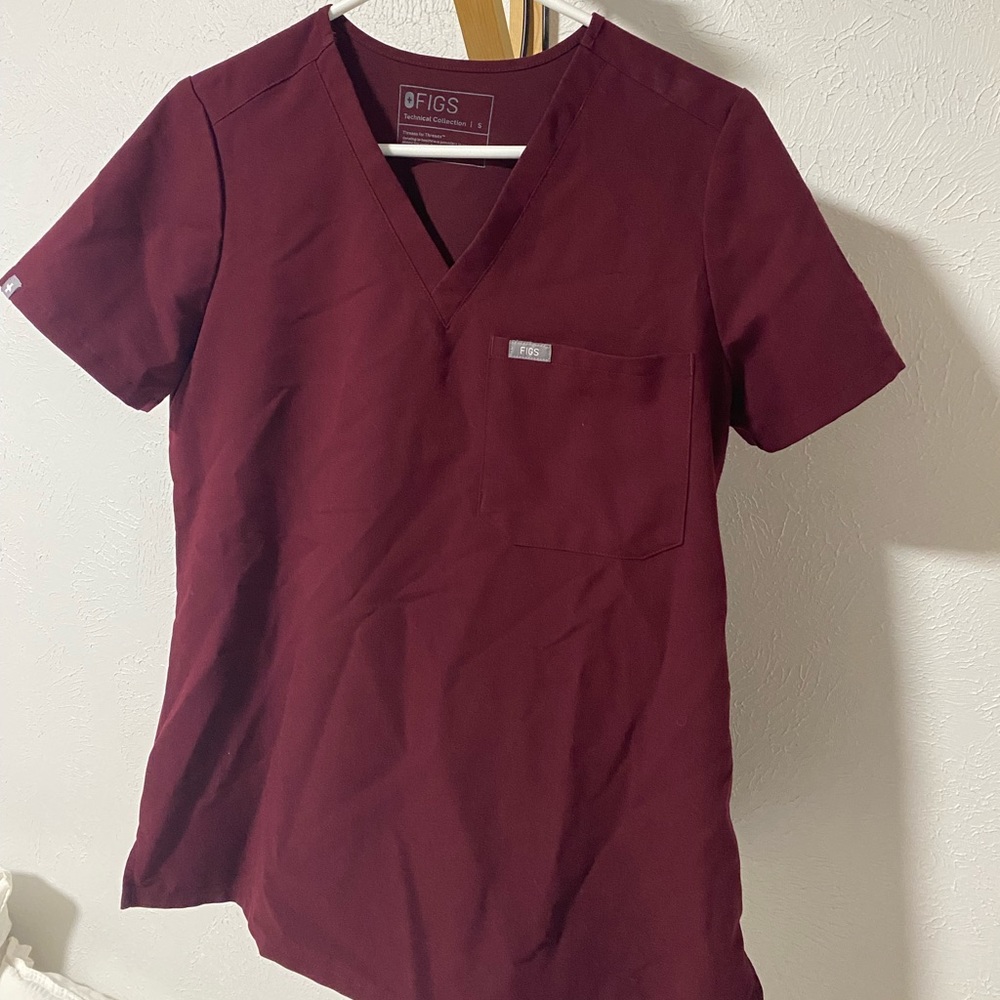 Figs maroon top
